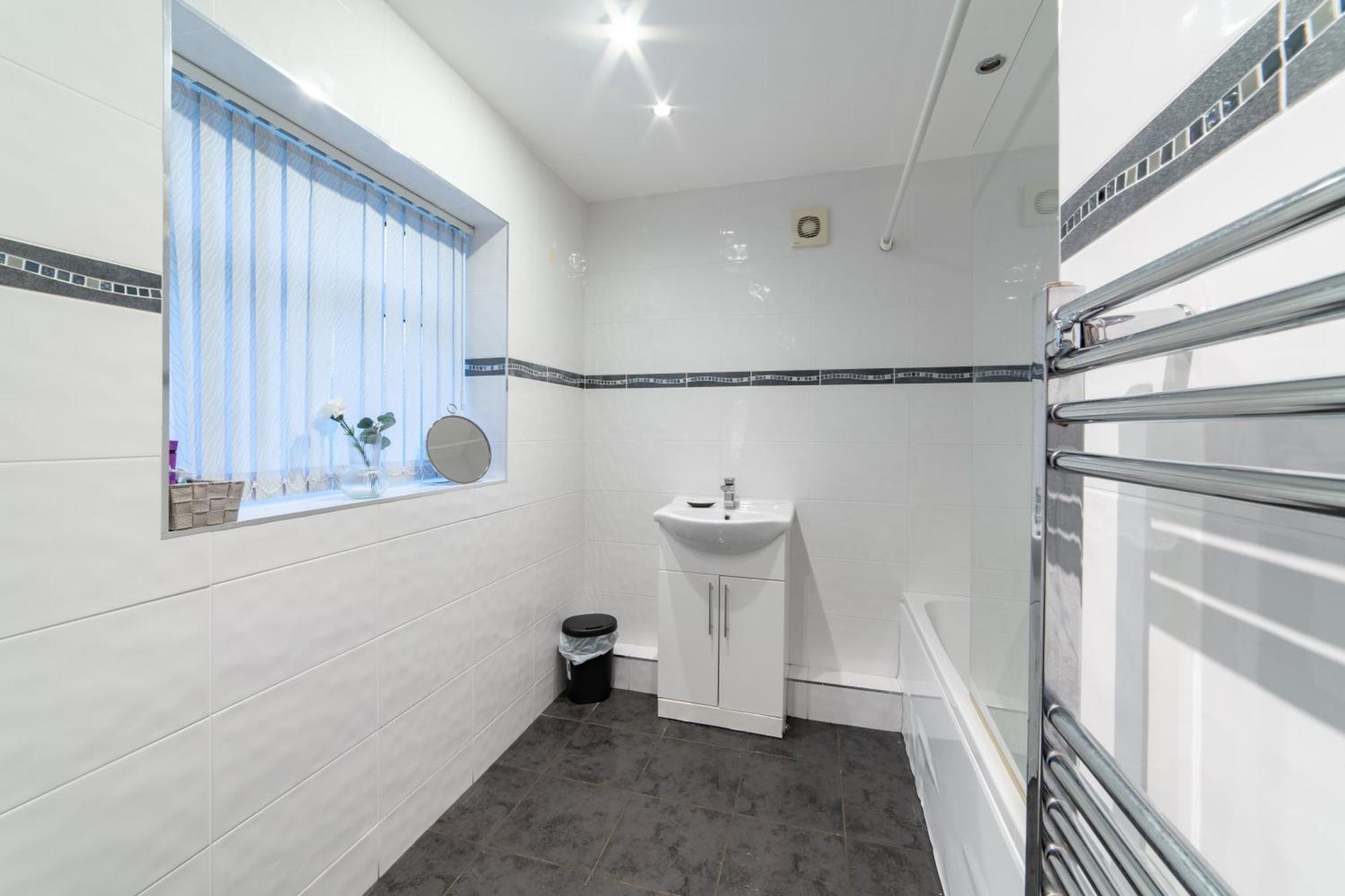 Cozy Rooms In Shared Accommodation Near Anfield Stadium With Parking And Wifi Liverpool Kültér fotó
