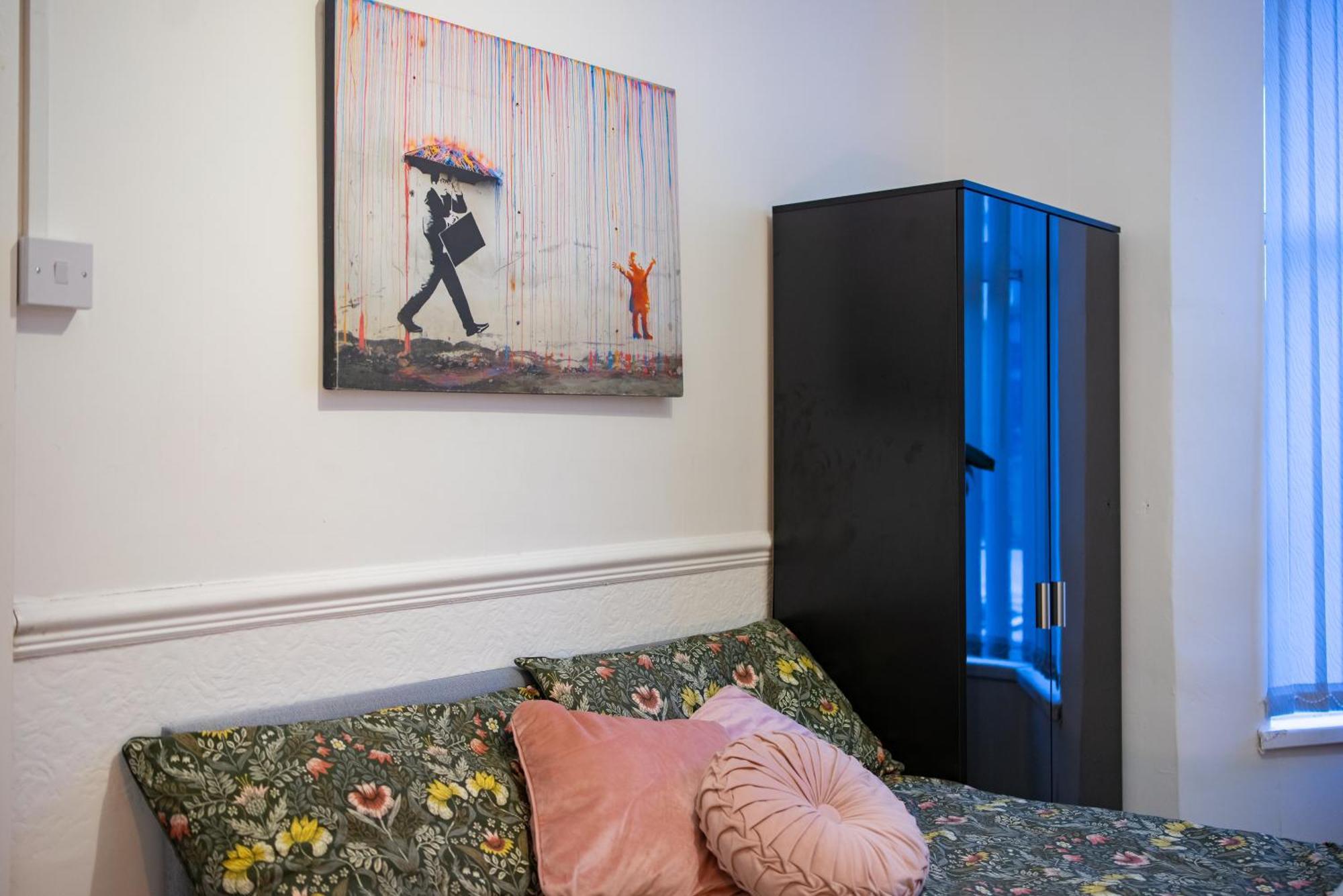 Cozy Rooms In Shared Accommodation Near Anfield Stadium With Parking And Wifi Liverpool Kültér fotó