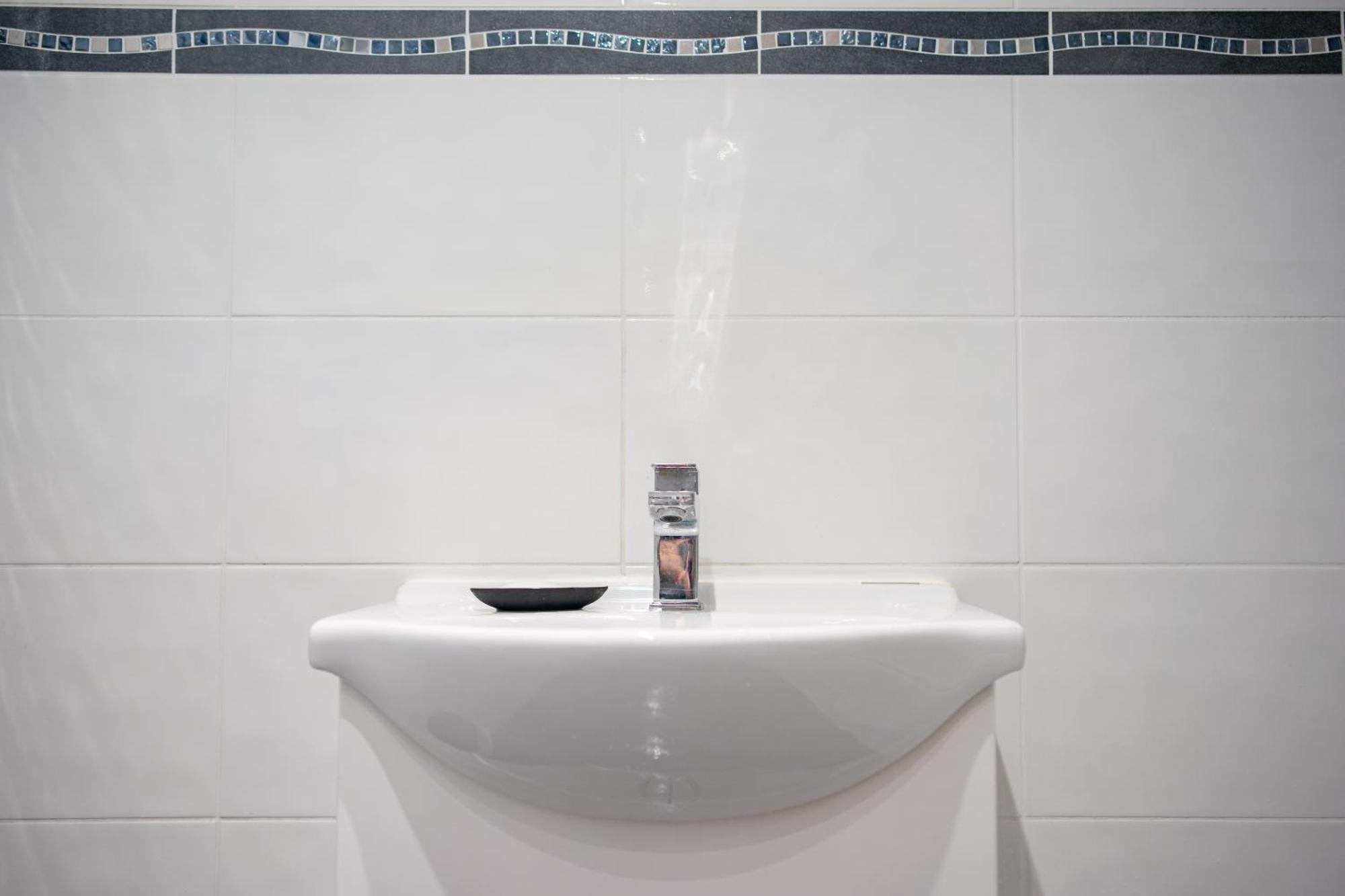 Cozy Rooms In Shared Accommodation Near Anfield Stadium With Parking And Wifi Liverpool Kültér fotó